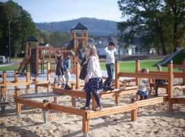 Forhindringsbane-legeplads til børn