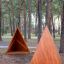 Tipi Natur trætipi til legeplads i skovmiljø.