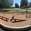 Robinia Balancerampe legepladsudstyr i sandkasse i parkområde