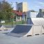 Combination 16 skaterbane med ramper og halvpipe i udendørs parkområde