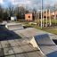 Double Quarter Pipe rampe til skatere på udendørs skatepark.