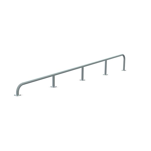 Rustfri stålbenk med flad overflade, kaldet Rail 25/60, til anvendelse i urbane rum.